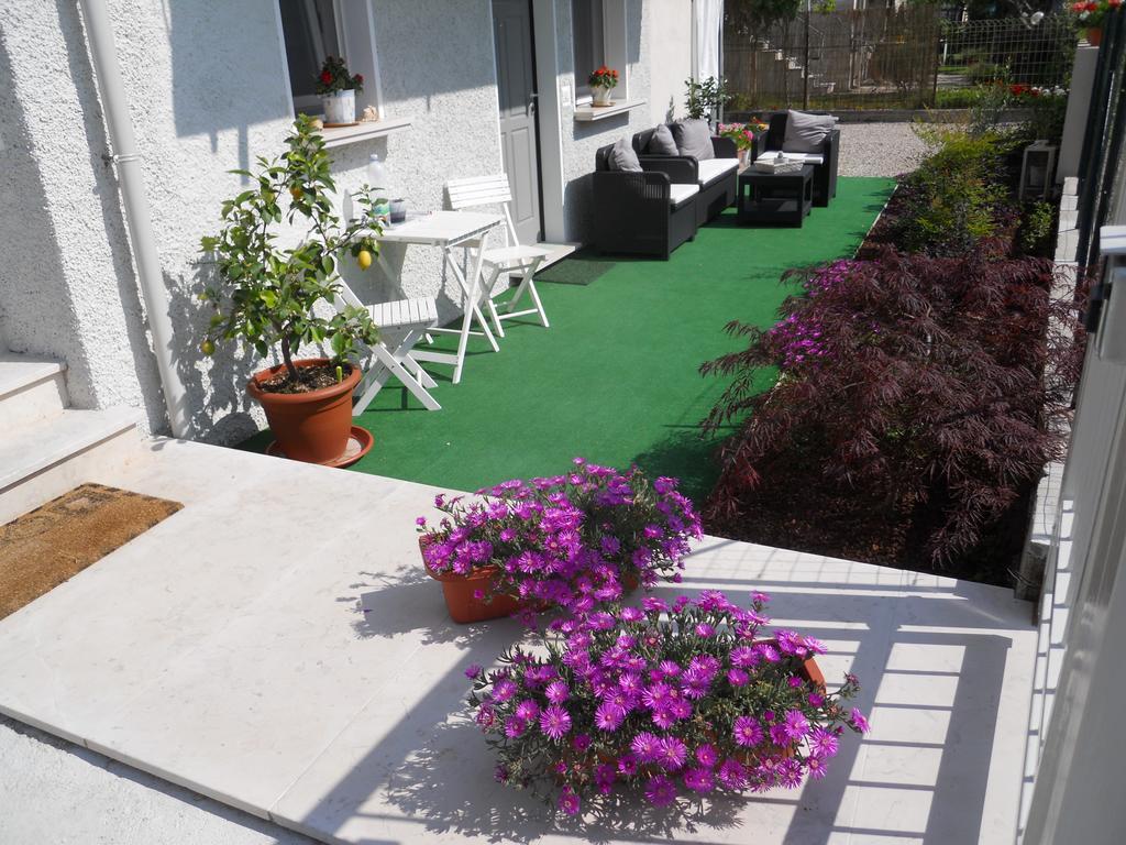 B&B Villa Flora Peschiera del Garda Exterior photo